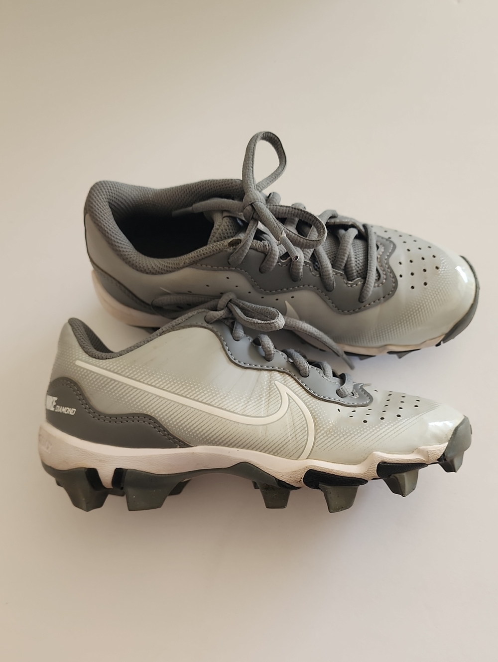 Nike Diamond fastflex softball cleats sz 1 Kids grey